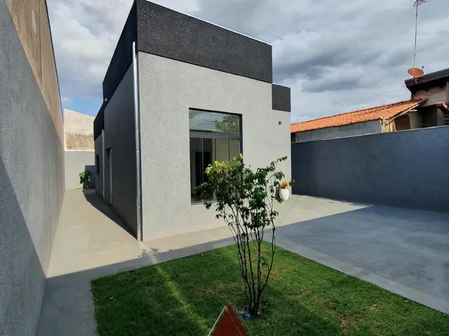 Casa com 200m² 2 quartos e 2 banheiros, à venda, no bairro Parque das Esmeraldas em Franca