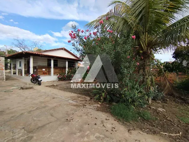 Casa com 700m² 2 quartos e 1 banheiro, à venda, no bairro Esplanada em Araçuaí