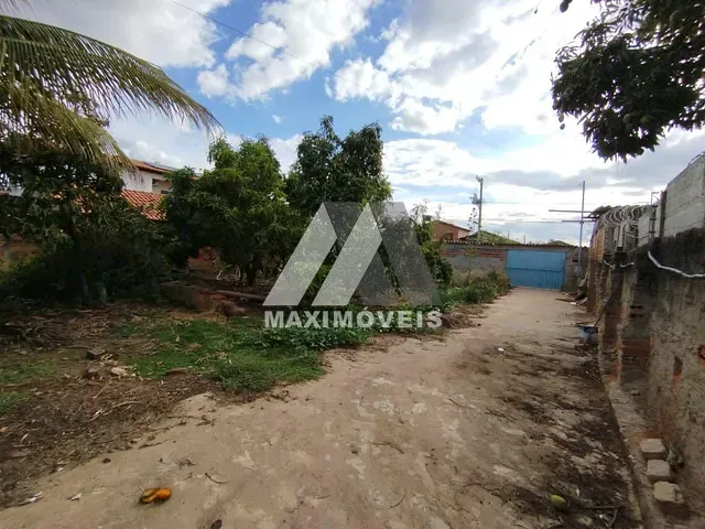 Casa com 700m² 2 quartos e 1 banheiro, à venda, no bairro Esplanada em Araçuaí