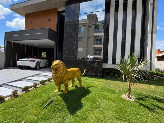 Casa 5 quartos e 4 banheiros, à venda, no bairro Ingleses do Rio Vermelho em Florianópolis
