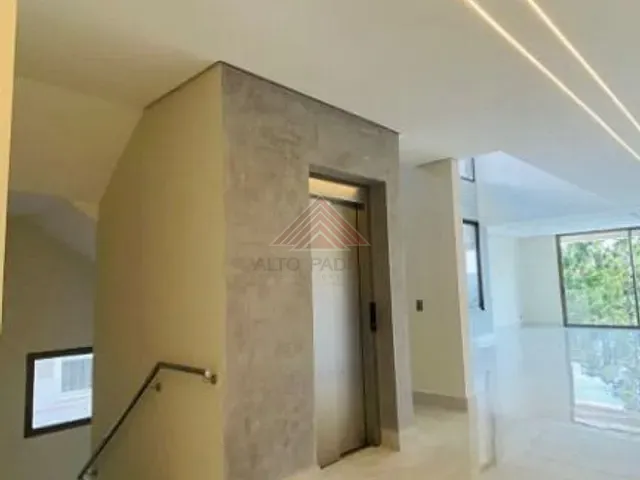 Casa com 532m², à venda, no bairro Tamboré em Barueri