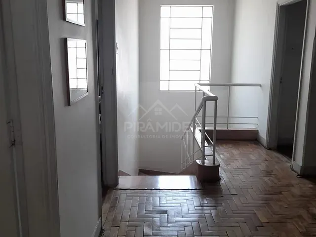 Casa com 360m² 5 quartos e 3 banheiros, à venda ou para alugar, no bairro São Benedito em Poços de Caldas