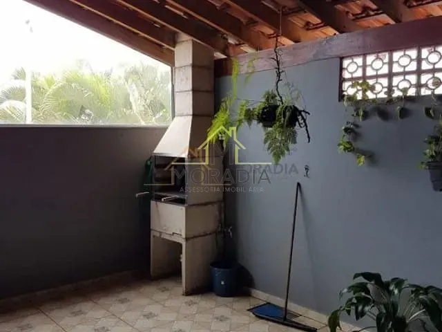 Casa com 200m² 3 quartos e 1 banheiro, à venda, no bairro Bela Vista em Guaxupé