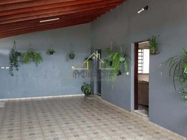 Casa com 200m² 3 quartos e 1 banheiro, à venda, no bairro Bela Vista em Guaxupé