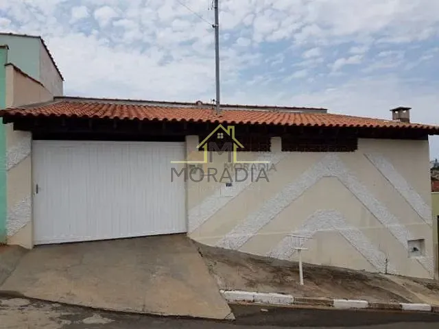 Casa com 200m² 3 quartos e 1 banheiro, à venda, no bairro Bela Vista em Guaxupé