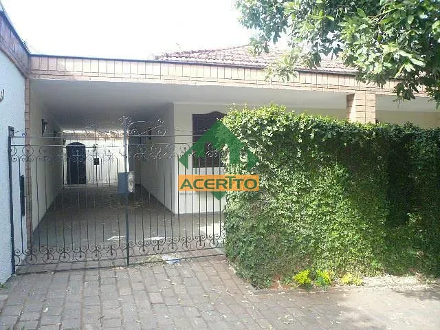 Casa com 275m² 3 quartos e 3 banheiros, à venda ou para alugar, no bairro Vila Mendonça em Araçatuba