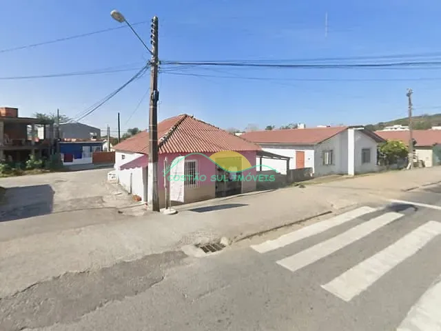 Casa à venda, no bairro Ribeirão da Ilha em Florianópolis