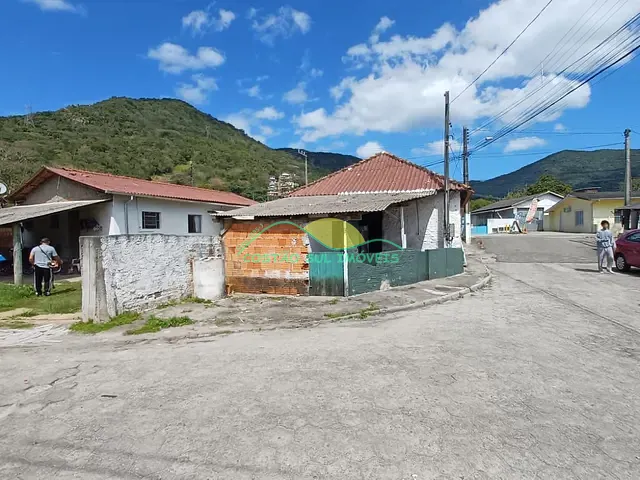 Casa à venda, no bairro Ribeirão da Ilha em Florianópolis