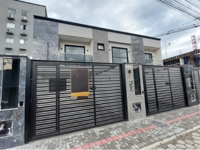 Sobrado com 170m² 3 quartos e 2 banheiros, à venda, no bairro Morretes em Itapema