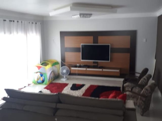 Casa com 1450m², à venda, no bairro Nossa Senhora do Perpétuo Socorro em Pindamonhangaba