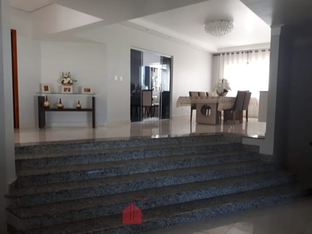 Casa com 1450m², à venda, no bairro Nossa Senhora do Perpétuo Socorro em Pindamonhangaba