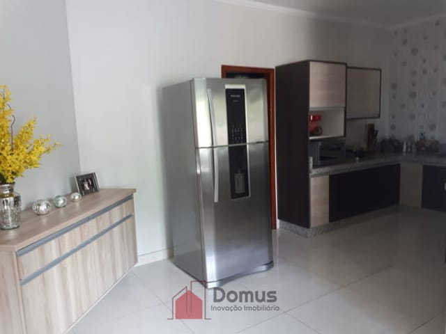 Casa com 1450m², à venda, no bairro Nossa Senhora do Perpétuo Socorro em Pindamonhangaba