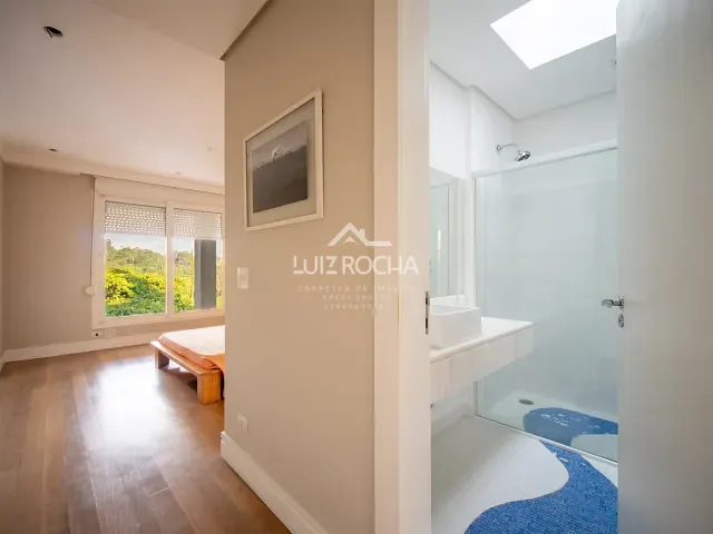 Casa com 1040m² 4 quartos e 6 banheiros, à venda, no bairro Parque Rincão em Cotia