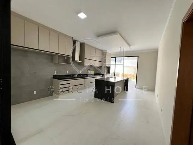 Casa com 250m² 3 quartos e 2 banheiros, à venda, no bairro Jardim Cybelli em Ribeirão Preto