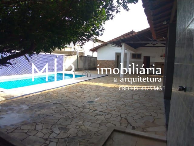 Casa com 780m² 4 quartos e 3 banheiros, à venda, no bairro JARDIM SANTA CRISTINA em CATAGUASES