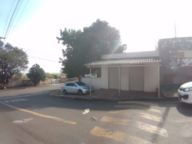 Casa com 317m² 3 quartos e 1 banheiro, à venda, no bairro Jardim Tupi em Cambé