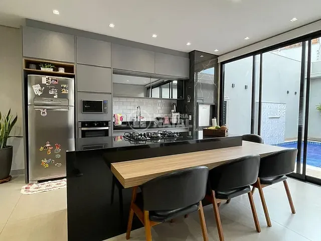 Casa com 283m² 3 quartos e 3 banheiros, à venda, no bairro Andes em Londrina