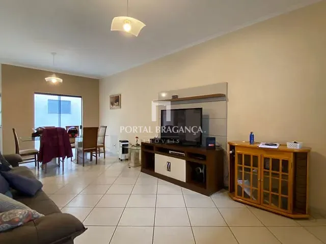 Casa com 300m² 3 quartos e 4 banheiros, à venda, no bairro Jardim Europa em Bragança Paulista