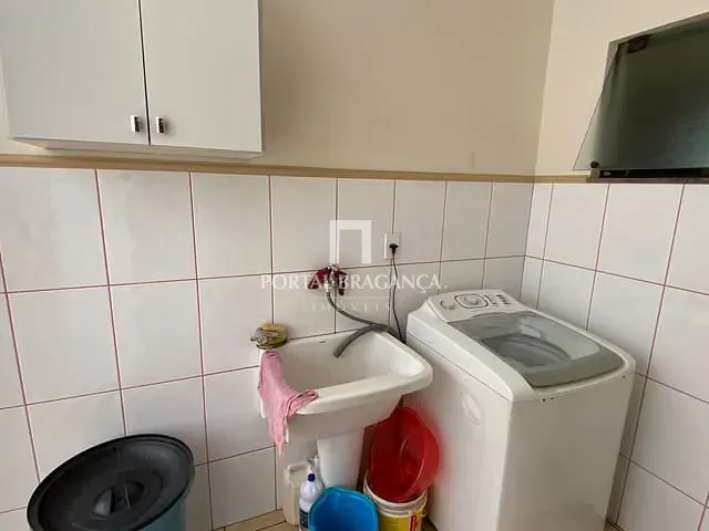 Casa com 300m² 3 quartos e 4 banheiros, à venda, no bairro Jardim Europa em Bragança Paulista