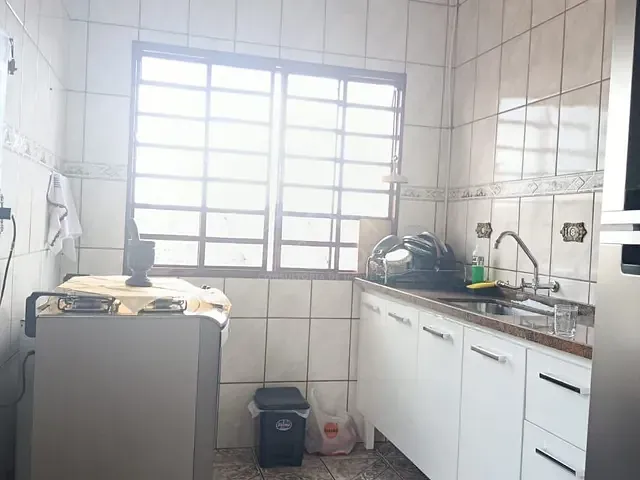 Casa 3 quartos e 2 banheiros, à venda ou para alugar, no bairro Estância São José em Poços de Caldas