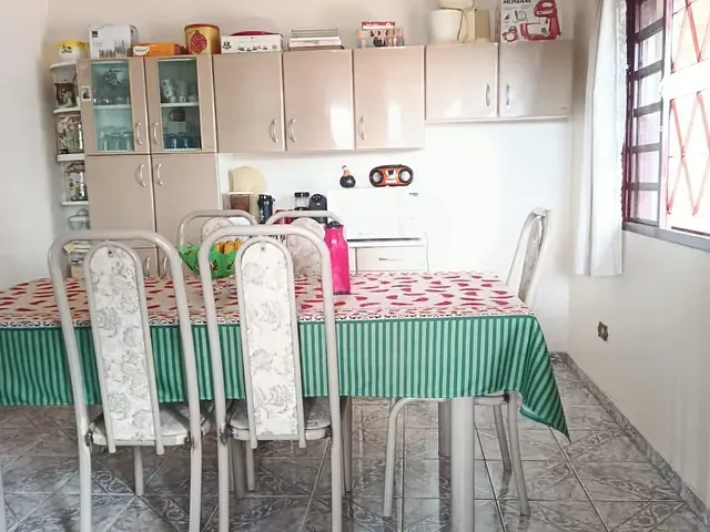 Casa 3 quartos e 2 banheiros, à venda ou para alugar, no bairro Estância São José em Poços de Caldas