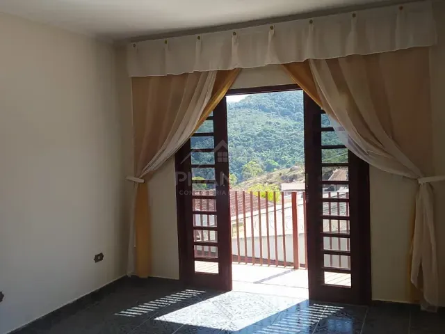 Casa 3 quartos e 2 banheiros, à venda, no bairro Estância São José em Poços de Caldas