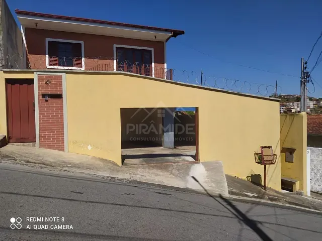 Casa 3 quartos e 2 banheiros, à venda, no bairro Estância São José em Poços de Caldas