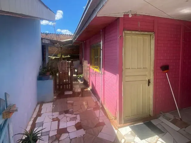 Casa com 400m² 7 quartos e 3 banheiros, à venda, no bairro Cascavel em Guarapuava
