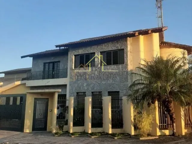 Casa com 400m² 3 quartos e 4 banheiros, à venda, no bairro Centro em Monte Santo de Minas