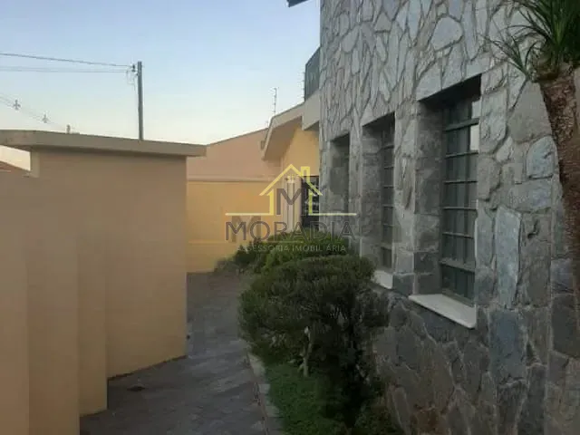 Casa com 400m² 3 quartos e 4 banheiros, à venda, no bairro Centro em Monte Santo de Minas