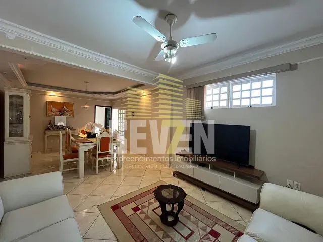 Casa com 300m² 3 quartos e 4 banheiros, à venda, no bairro Jardim Ouro Verde em Bauru