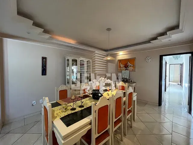 Casa com 300m² 3 quartos e 4 banheiros, à venda, no bairro Jardim Ouro Verde em Bauru