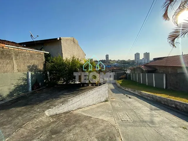 Casa com 500m² 3 quartos e 1 banheiro, à venda, no bairro Jardim Bela Vista em Taubaté