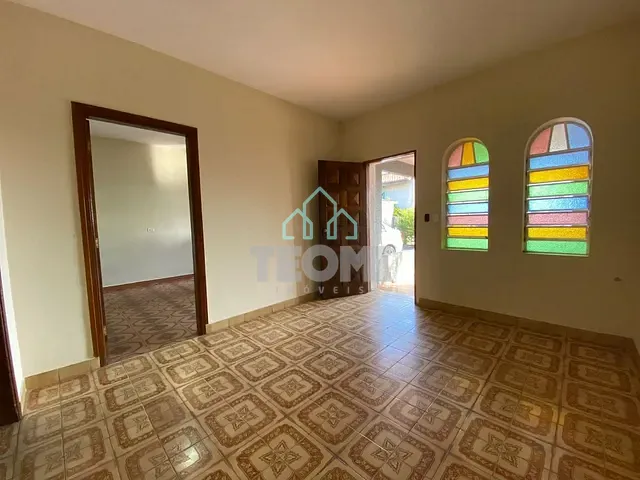 Casa com 500m² 3 quartos e 1 banheiro, à venda, no bairro Jardim Bela Vista em Taubaté