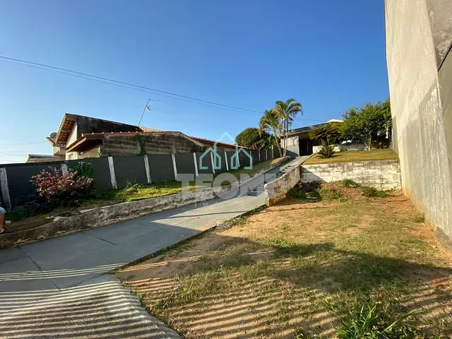 Casa com 500m² 3 quartos e 1 banheiro, à venda, no bairro Jardim Bela Vista em Taubaté