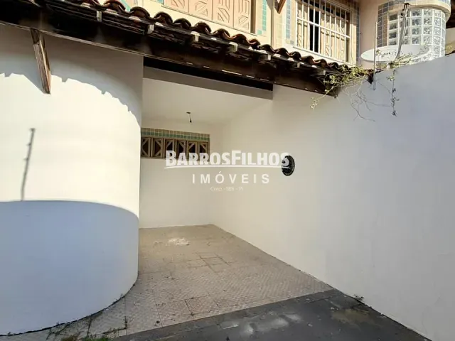 Casa com 210m² 3 quartos e 4 banheiros, à venda, no bairro Aruana em Aracaju