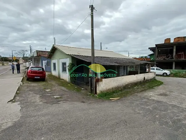 Casa à venda, no bairro Ribeirão da Ilha em Florianópolis
