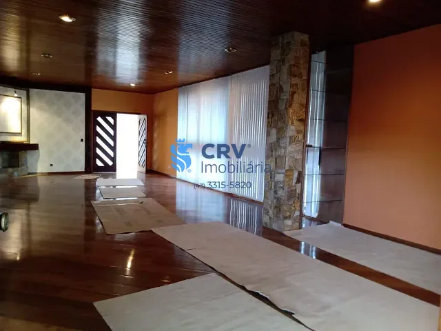Casa com 720m² 5 quartos e 7 banheiros, à venda, no bairro Quebec em Londrina