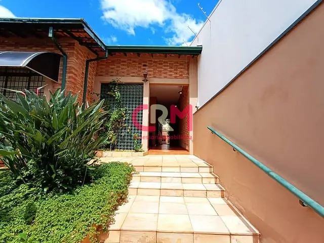 Casa com 528m² 5 quartos e 3 banheiros, para alugar, no bairro Centro em Taquaritinga