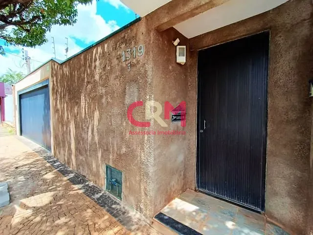 Casa com 528m² 5 quartos e 3 banheiros, para alugar, no bairro Centro em Taquaritinga