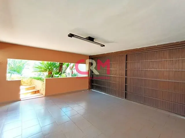 Casa com 528m² 5 quartos e 3 banheiros, para alugar, no bairro Centro em Taquaritinga