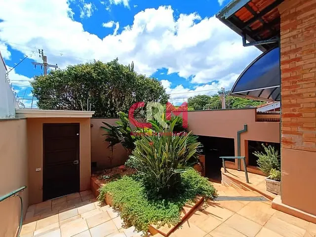Casa com 528m² 5 quartos e 3 banheiros, para alugar, no bairro Centro em Taquaritinga
