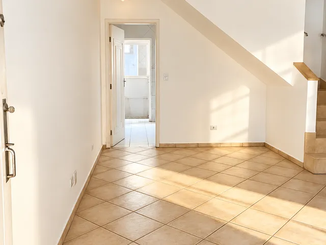 Casa 2 quartos e 1 banheiro, para alugar, no bairro Vila Paulicéia em São Paulo