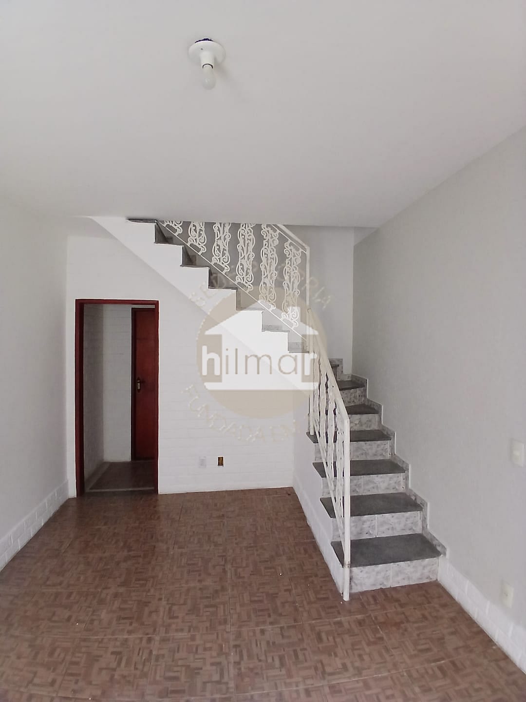 Casa à venda e aluguel com 2 quartos, 64m² - Foto 2