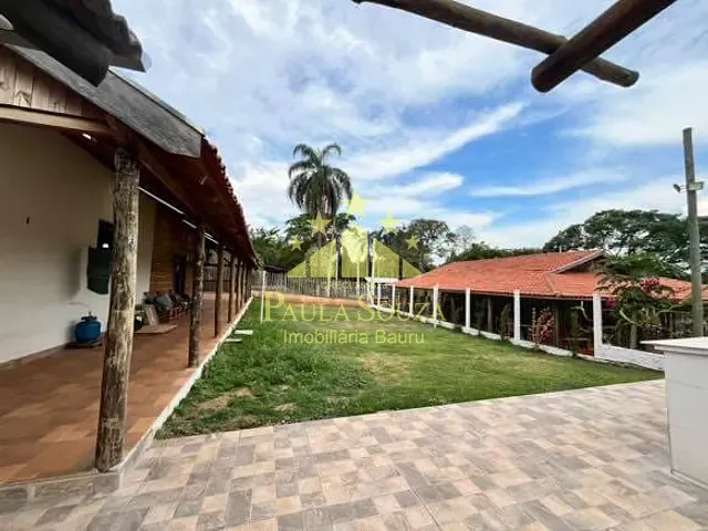 Casa com 820m² 5 quartos e 4 banheiros, à venda, no bairro Centro em Agudos