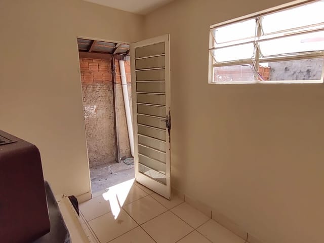 Casa com 180m² 1 quarto e 1 banheiro, à venda, no bairro Conjunto Habitacional Parque Itajaí em Campinas