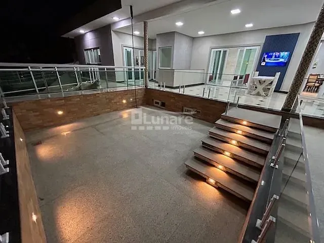 Casa 4 quartos e 6 banheiros, à venda, no bairro Jardim Aracy em Mogi das Cruzes