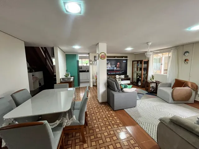 Casa 4 quartos e 4 banheiros, à venda, no bairro Ingleses do Rio Vermelho em Florianópolis