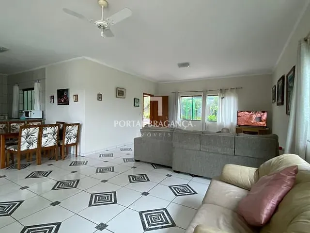 Casa com 500m² 3 quartos e 4 banheiros, à venda, no bairro Jardim América em Bragança Paulista
