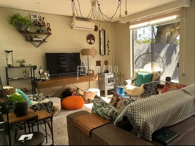 Casa com 150m² 3 quartos e 1 banheiro, à venda, no bairro Laranjal em Pelotas